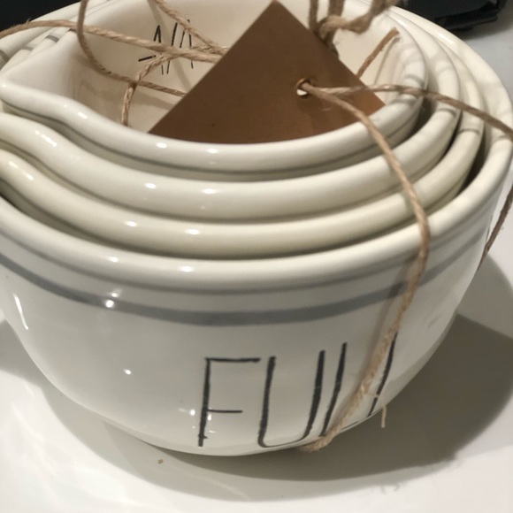 π§NWT Ceramic Mud Pie Measuring Cups π° - Picture 2 of 3